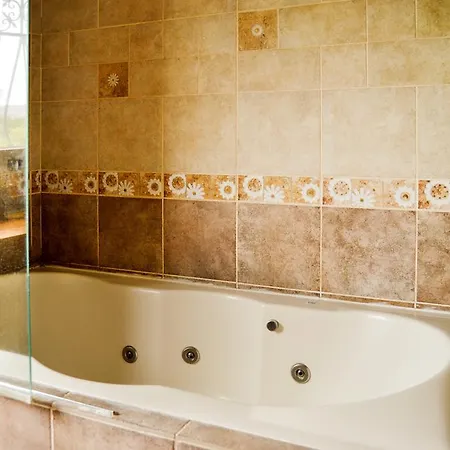 Mandarin By Important Group Travel Vilă